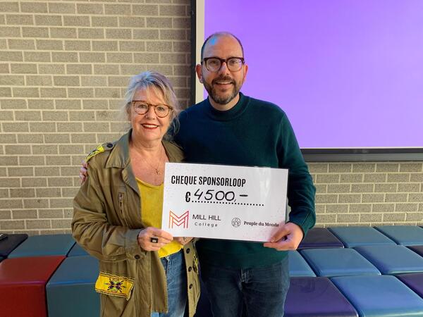Middelbare school steunt Stichting Peuple du Monde